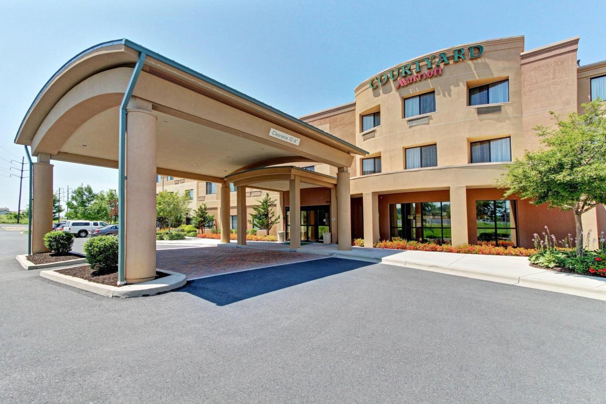 Courtyard By Marriott Harrisburg West/Меканіксберґ Екстер'єр фото