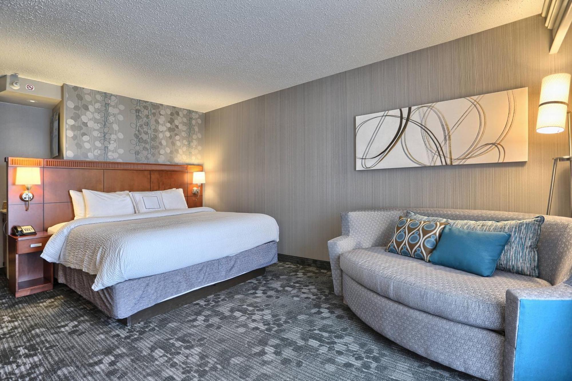 Courtyard By Marriott Harrisburg West/Меканіксберґ Екстер'єр фото