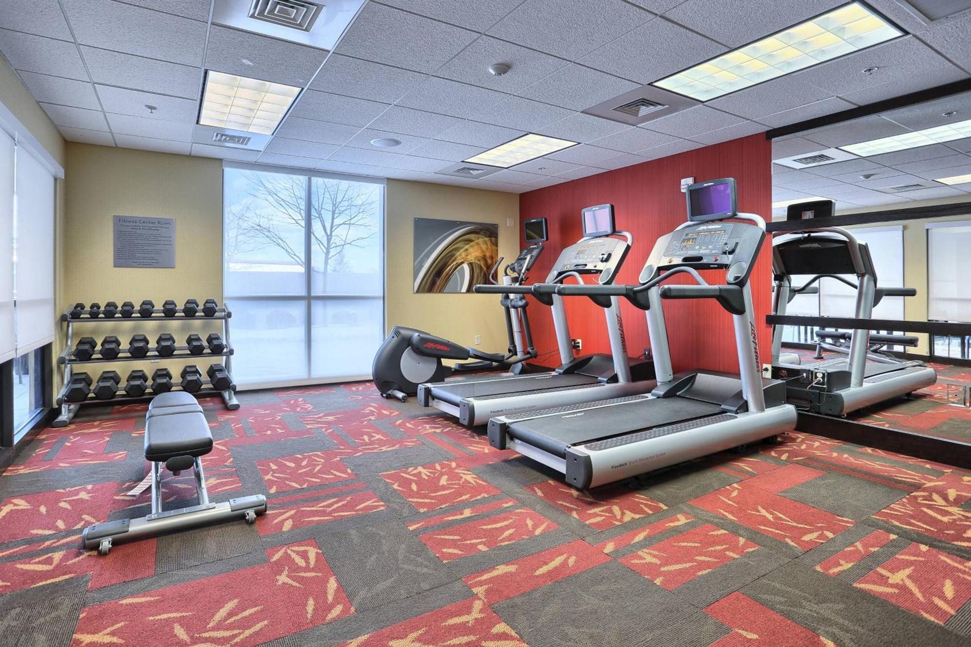 Courtyard By Marriott Harrisburg West/Меканіксберґ Екстер'єр фото