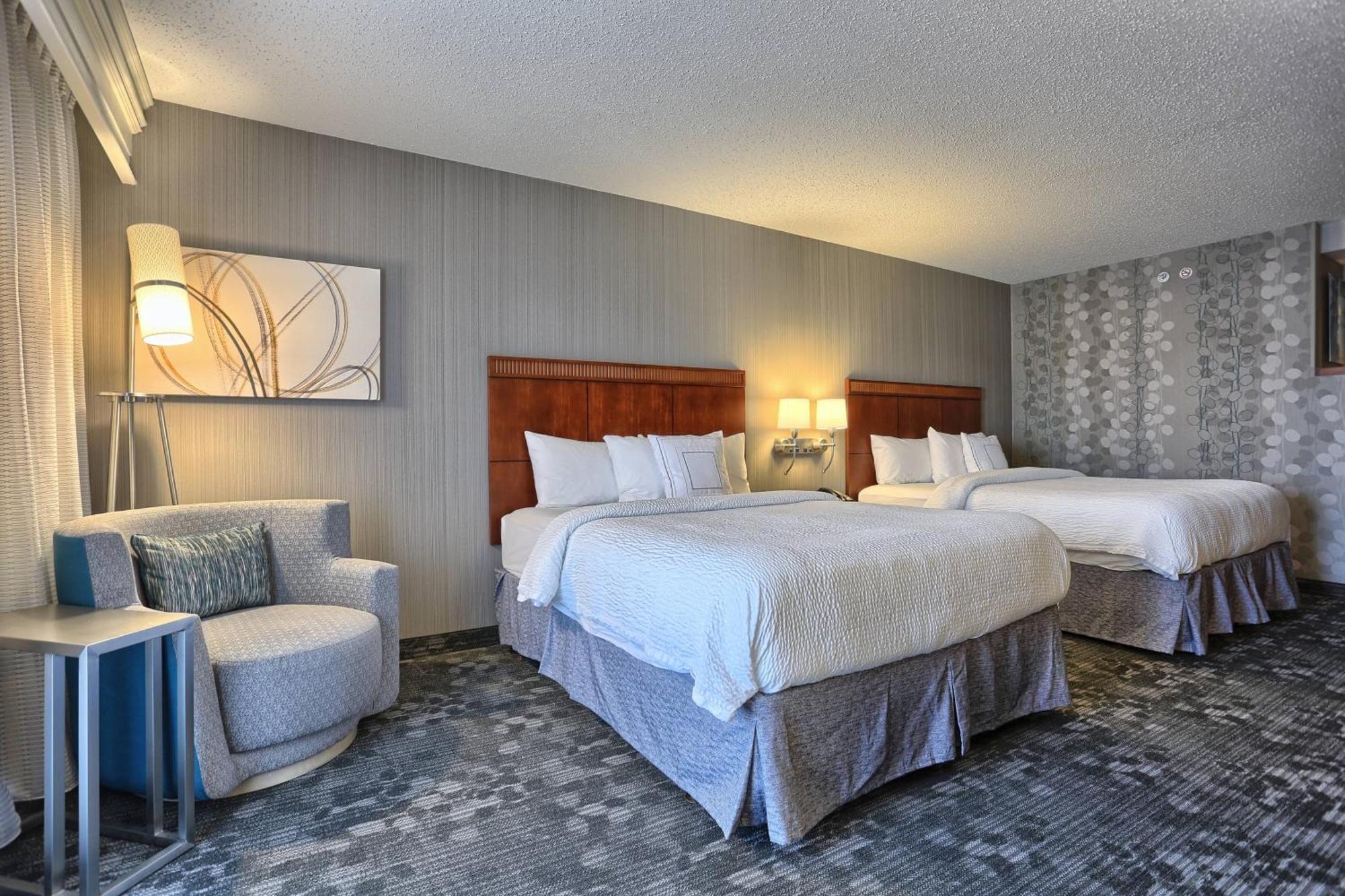 Courtyard By Marriott Harrisburg West/Меканіксберґ Екстер'єр фото