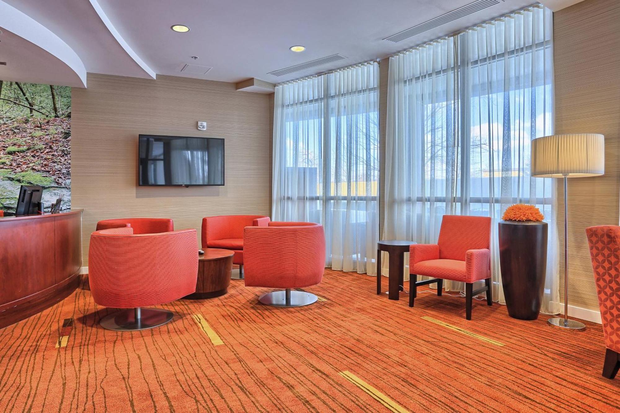 Courtyard By Marriott Harrisburg West/Меканіксберґ Екстер'єр фото